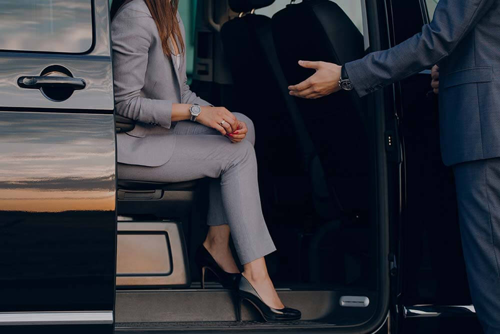 Corporate Events - 6 Reasons to Rent a Car With a Driver