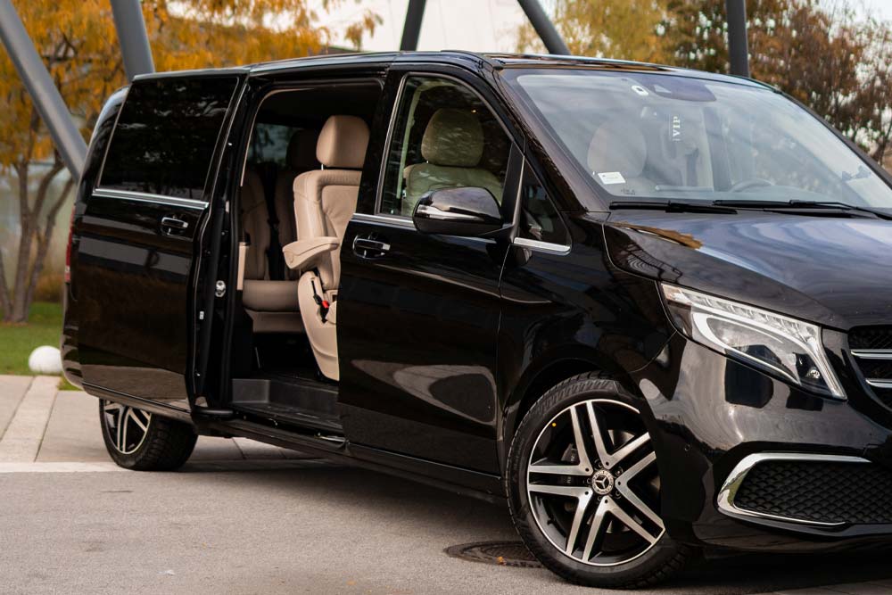 Minibus Rental Services in Belgrade