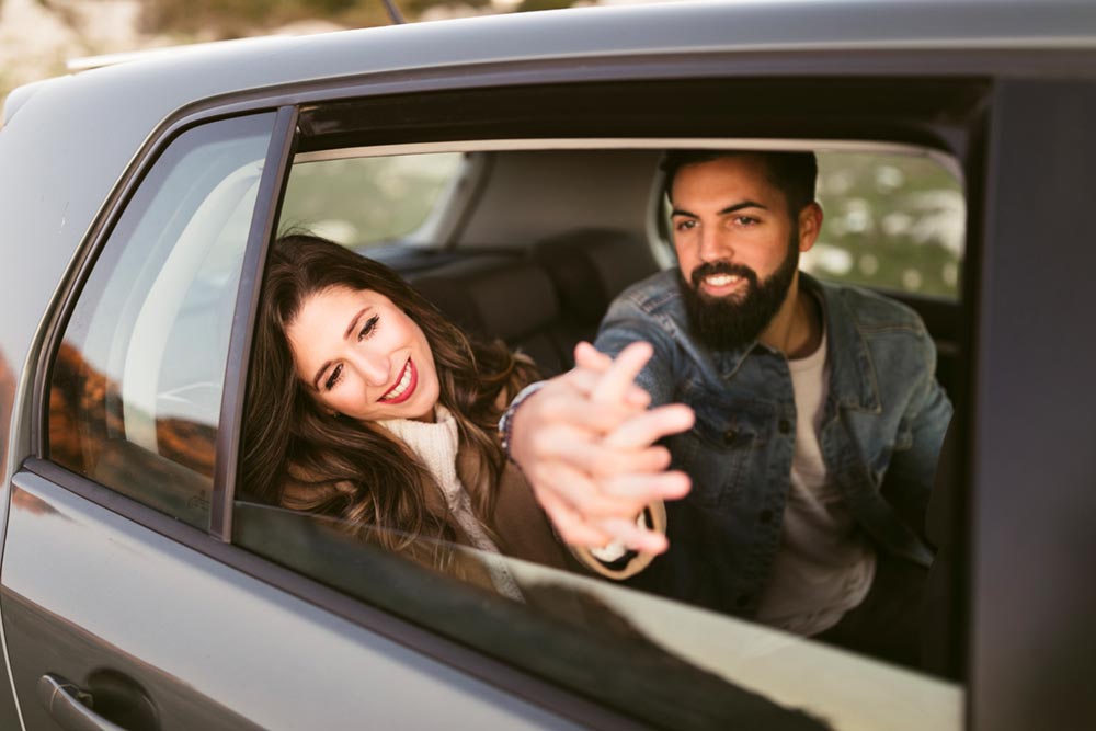 Why Rent a Limo Service for a Romantic Date